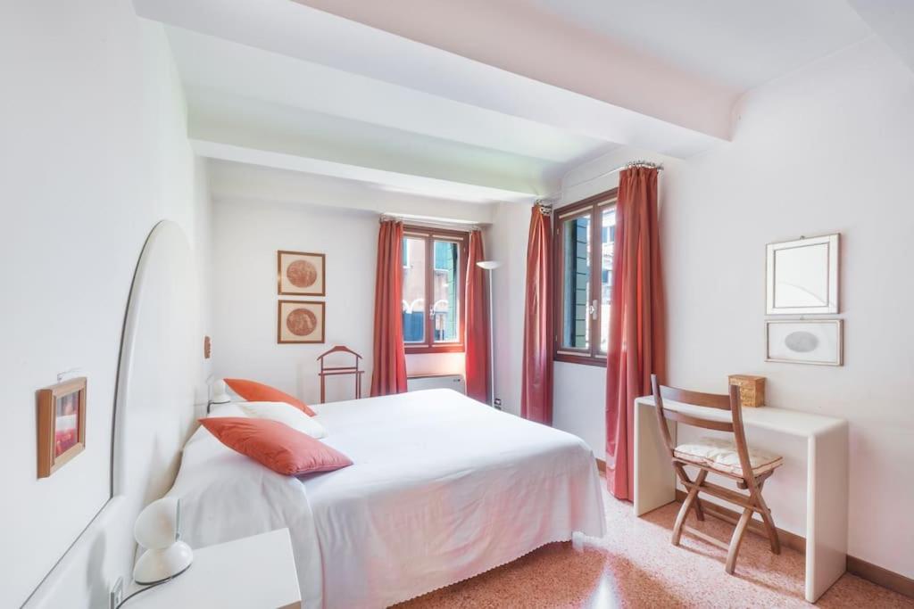 Ca' De La Comare, Relaxing And Elegant Apartment On Canal Grande Венеція Екстер'єр фото